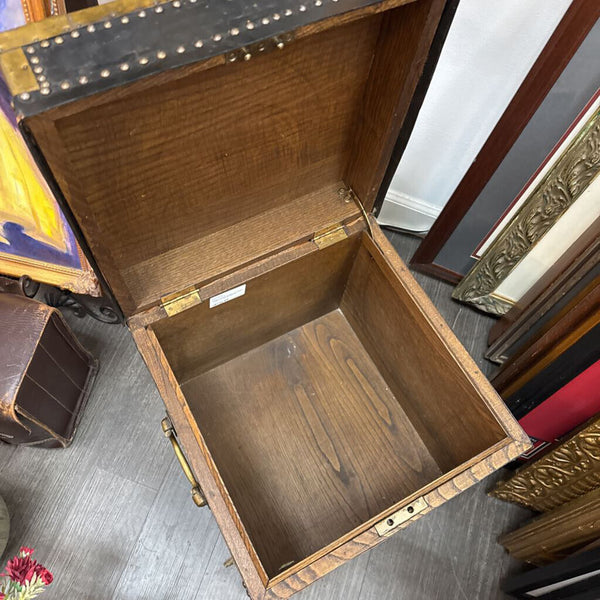 Franco Tacchi Leather and Brass Trunk (no key) 16" Square