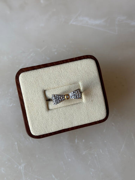 Henri Bendel Bow shaped ring size 8