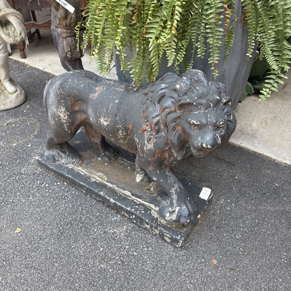 PAIR LIONS