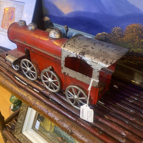 Veg toy train engine