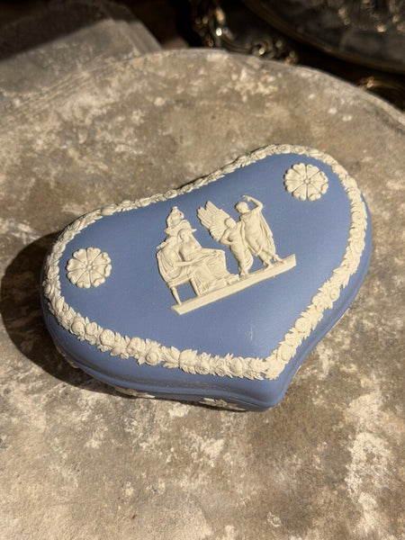 1286 Wedgewood England Blue Heart Box
