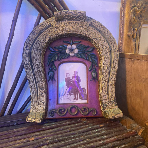 Vintage Horse shoe picture frame