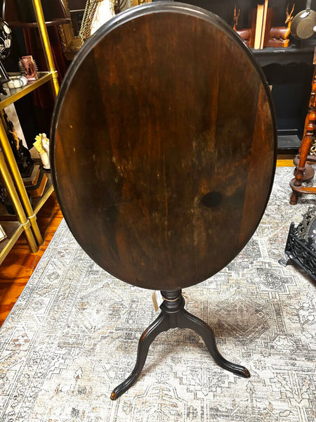 Antique Queen Anne Victorian Tilt Top Tea Table Oval (in store PU)