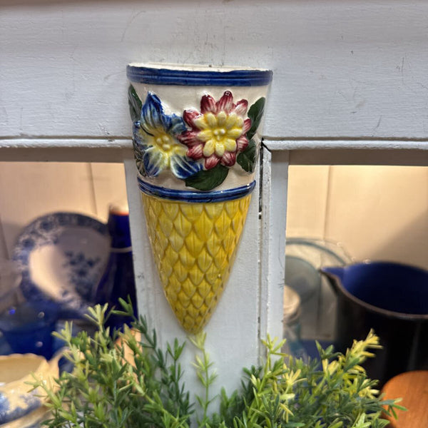 Maruhon Ware - Vintage Wall Pocket (Made in Japan)