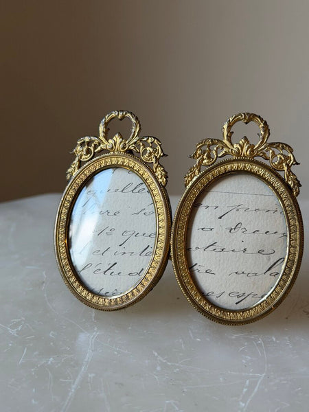 2249 Antique French Double Oval Bronze Frame w/ Wreath Detail