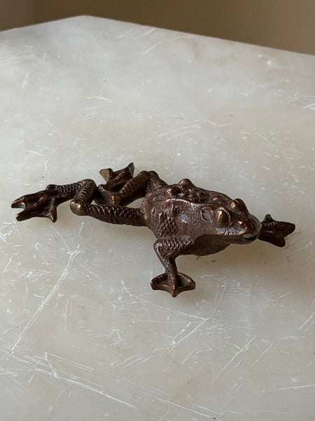 2592 Metal Bronze Color Frog