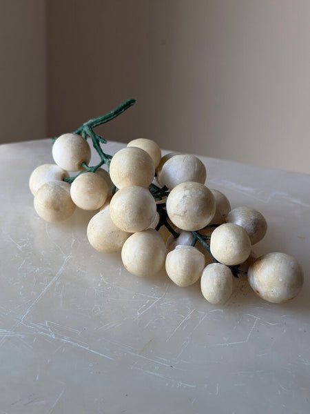 1097 White Alabaster Grapes