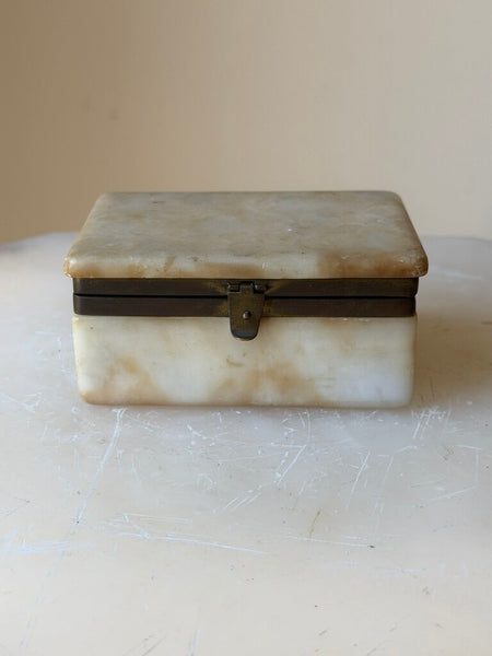 1683 Beige Alabaster Box