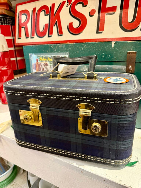 JFV ~ Vintage plaid train case