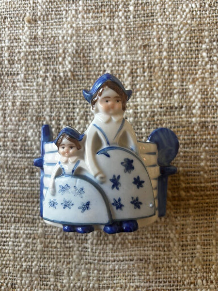 Vintage Dutch Girls Planter/Match Holder Blue & White-Japan