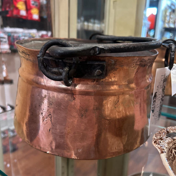 ANTIQUE HAMMERED COPPER CAULDRON W/HANDLE